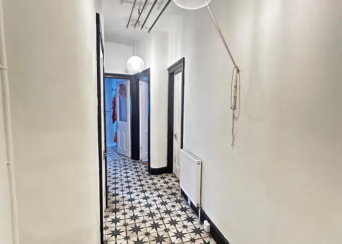 Cosey And Vibrant Flat In Leith, Edinburgh